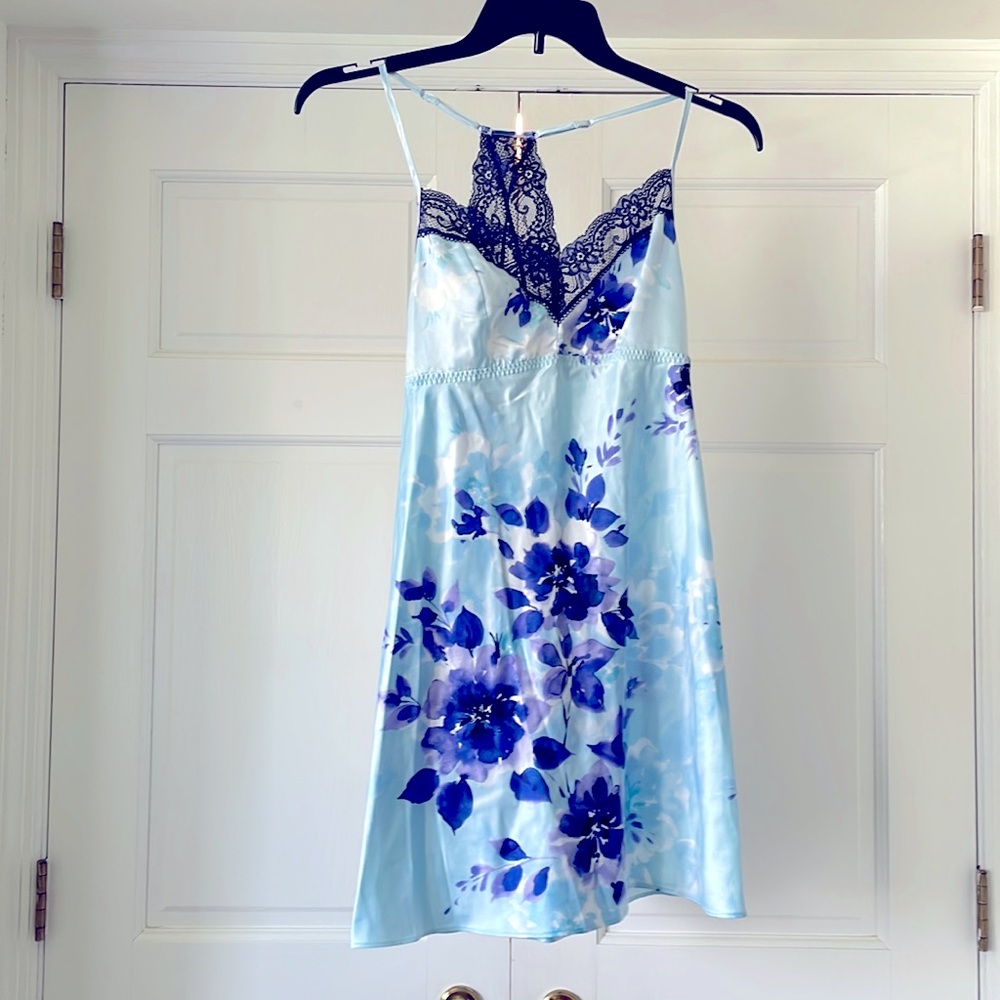 NWT! Floral and lace night slip, women medium